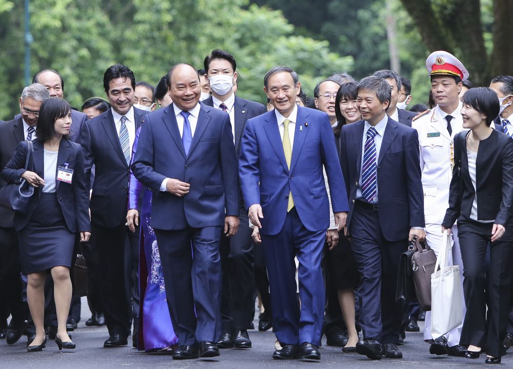 Chuyến thăm Việt Nam của Thủ tướng Nhật Bản Suga Yoshihide tới Việt Nam hồi tháng 11 (ảnh) cho thấy cam kết của Tokyo tới việc xây dựng và củng cố quan hệ song phương với các quốc gia khu vực, đặc biệt là các quốc gia trong ASEAN. (Ảnh: Nguyễn Hồng)