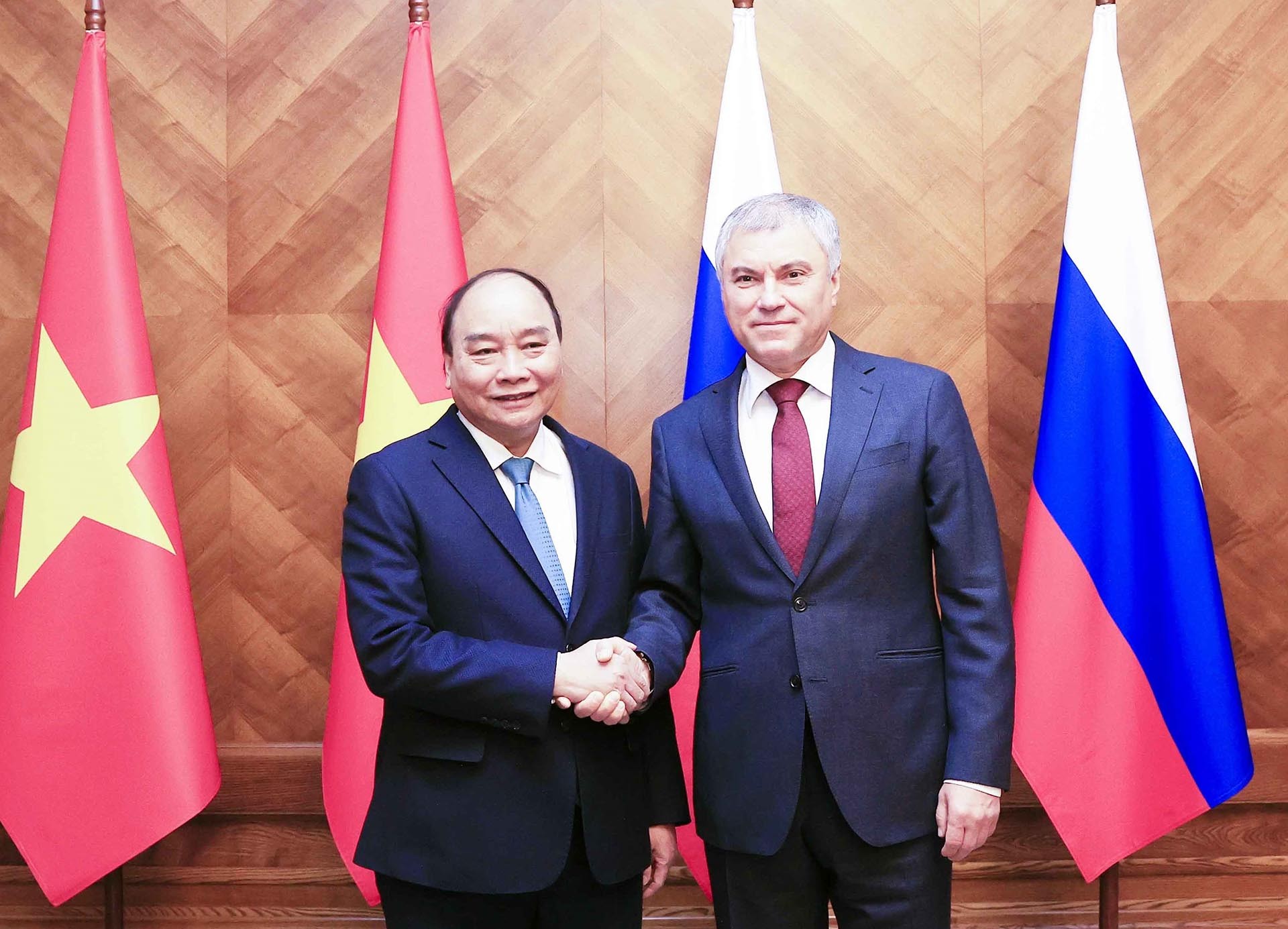 President Nguyen Xuan Phuc meets Chairman of State Duma of Russia