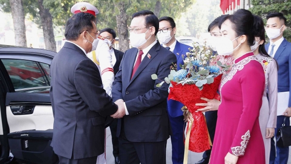 Lao top legislator wraps up official visit to Viet Nam