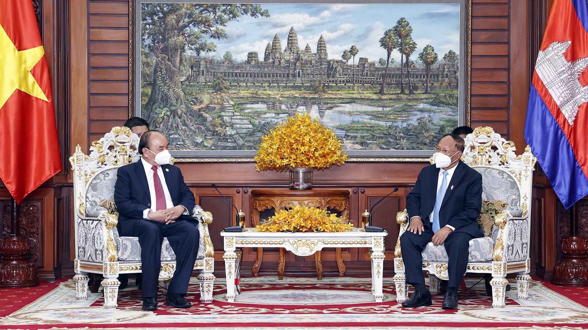 Chủ tịch nước Nguyễn Xuân Phúc đã tiếp Chủ tịch Quốc hội Campuchia Samdech Akka Moha Ponhea Chakrei Heng Samrin. (Nguồn: TTXVN)