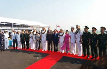 US aircraft visit elevates Vietnam-US diplomatic relationship