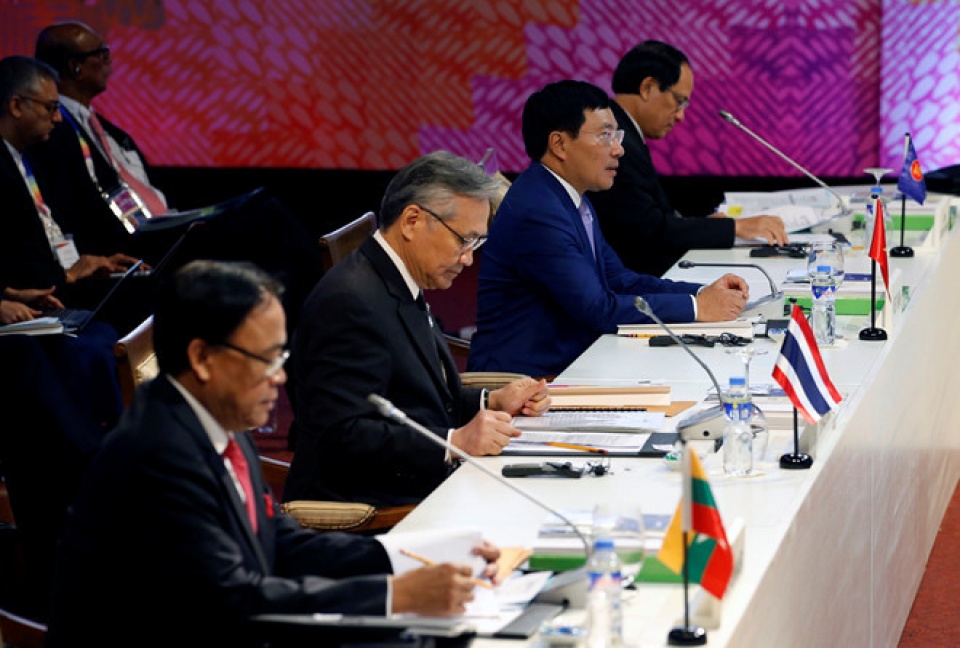 asean china officially approve draft coc framework
