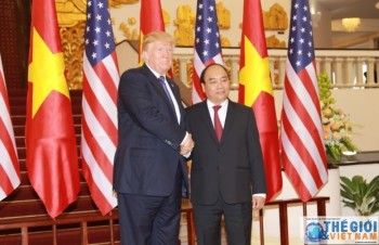 PM Nguyen Xuan Phuc meets President Trump in Ha Noi