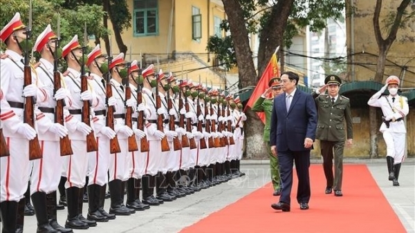 Prime Minister visits people’s public security forces prior to Tet holiday