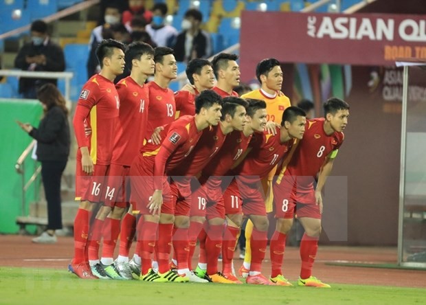 The Vietnamese team at the beginning of the match. (Photo: VNA)