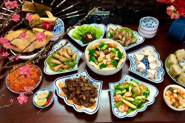 A typical example of a traditional new-year feast of people in the north of Vietnam. (Photo: tintuconline.com.vn)