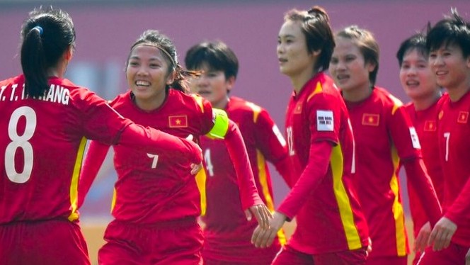 President decides to present Labour Order to national women's football team