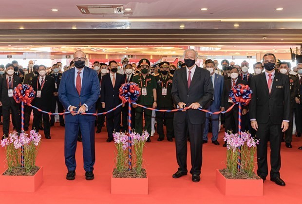 At the ribbon-cutting ceremony. (Source: Singapore Airshow 2022/VNA)