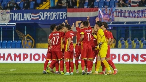 Viet Nam reach AFF U23 Championship final after shootout