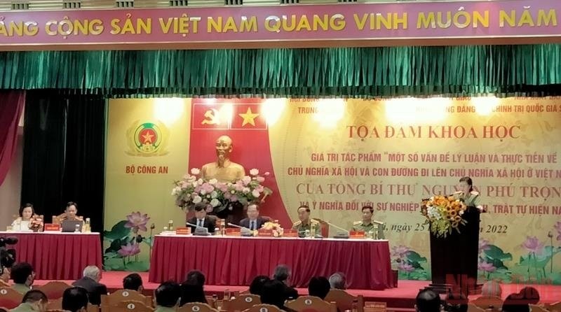 Seminar highlights some theoretical and practical issues of socialism and the path towards socialism in Viet Nam. (Photo: NDO)
