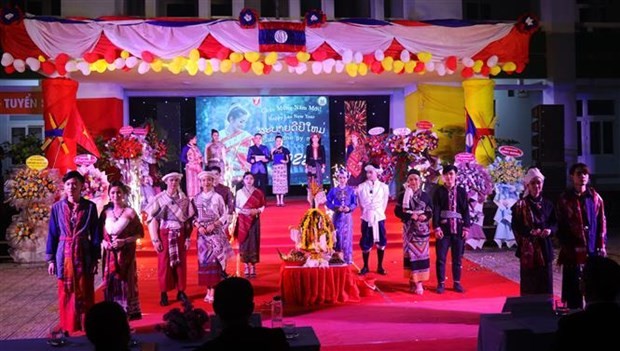 Lao students in Thua Thien - Hue celebrate Bunpimay Festival. (Photo: VNA) Lao students in Thua Thien - Hue celebrate Bunpimay Festival. (Photo: VNA)
