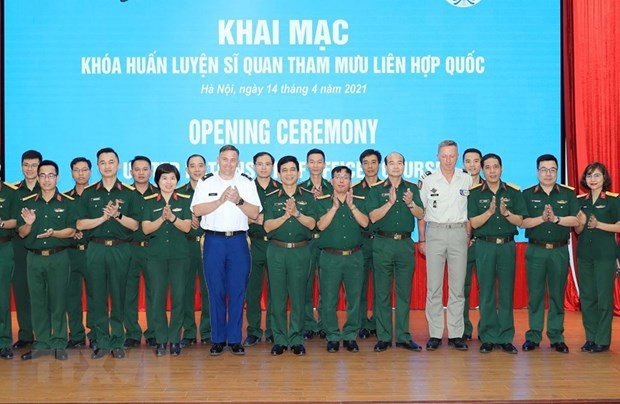 Viet Nam kicks off training course for UN staff officers Viet Nam kicks off training course for UN staff officers