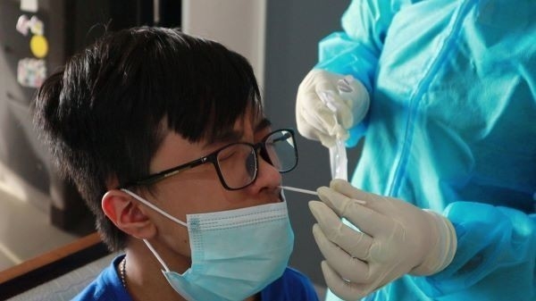 Viet Nam records 14,660 new COVID-19 cases on April 17