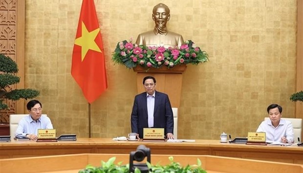 Prime Minister Pham Minh Chinh speaks at the Government meeting on April 29. (Photo: VNA)