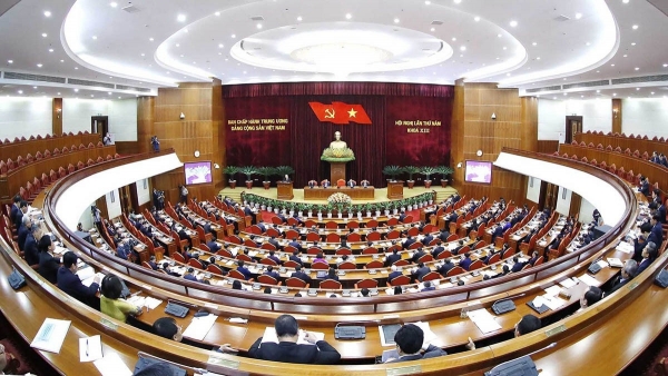 Party Central Committee discusses resolutions on agriculture, collective economy