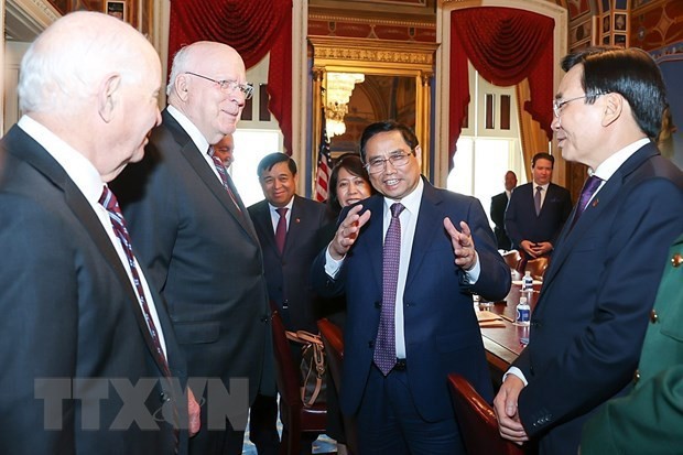 Viet Nam appreciate enduring efforts by US senators: Prime Minister