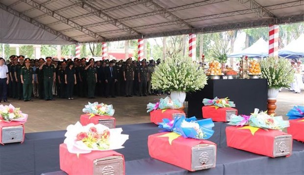 Gia Lai repatriates 18 sets of remains of fallen martyrs from Cambodia. (Photo: VNA)