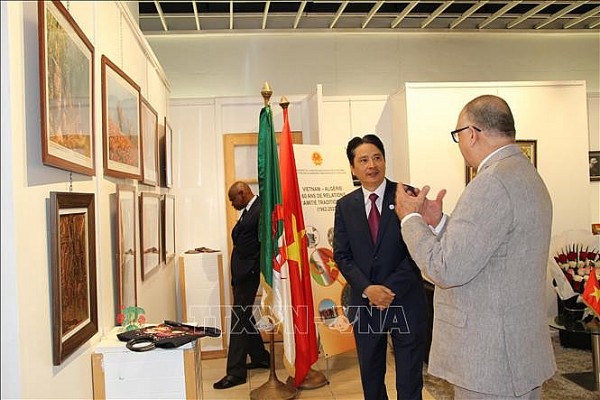Photo exhibition on Vietnam underway in Algeria