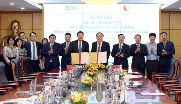 Ministry, bank sign MoU to promote sustainable green financial development. (Photo: VNA)