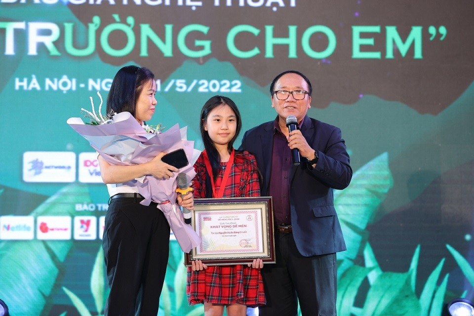 A short stories collection earned Nguyen Vu An Bang the award. (Sourece: The thao van hoa)