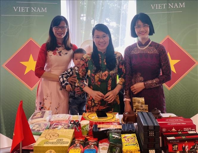 Vietnamese delegation in Geneva attends Asian Harvest Festival. (Photo: VNA)