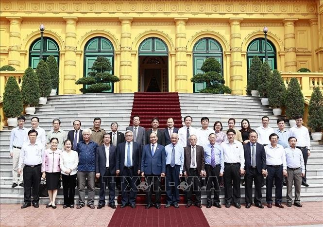 President receives delegates from Vietnam Association of Historical Sciences