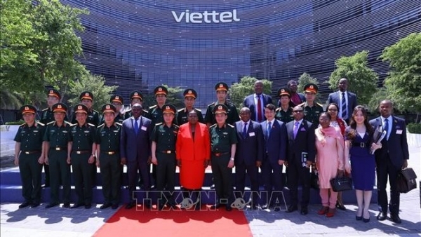 Mozambican Assembly Speaker visits Viettel Group in Hanoi