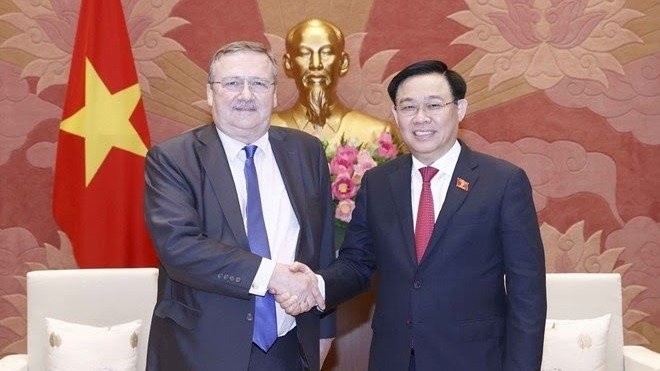 National Assembly Chairman Vuong Dinh Hue and Hungarian Ambassador to Vietnam Őry Csaba. (Photo: VNA) 