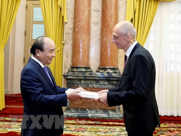 President Nguyen Xuan Phuc received Credentials from Croatian Ambassador Ivan Velimir on June 13. (Photo: VNA)