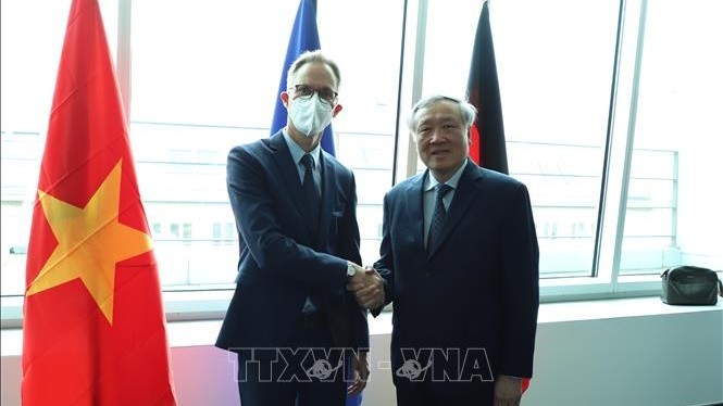 Chief Justice of Supreme People's Court pays working visit to Germany