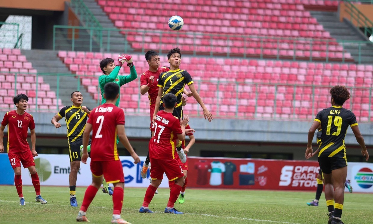 Vietnam to compete for bronze after losing Malaysia at U19 AFF Championship. (Photo: VFF)