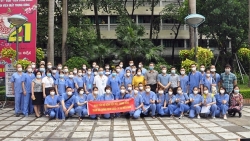 Ha Noi sends medical workers to support Ho Chi Minh City in COVID-19 fight