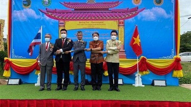 Ground-breaking ceremony for welcome gate on overseas Vietnamese road held in Thailand