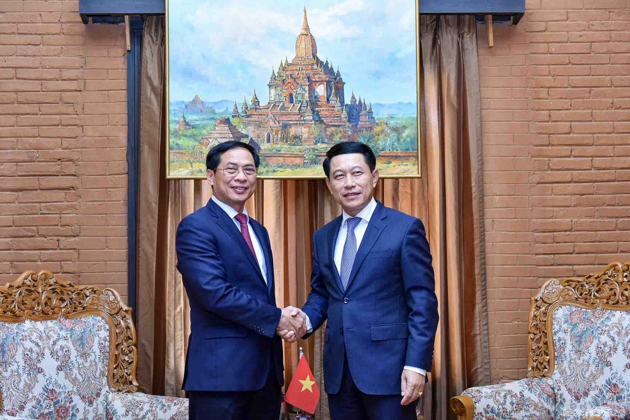 Foreign Minister Bui Thanh Son and Lao Deputy PM and Foreign Minister in Bagan, Myanmar on August 2022. (Photo: Hong Nguyen)