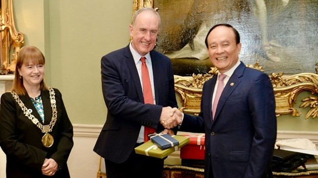 Hanoi to strengthen cooperation with UK, Irish localities