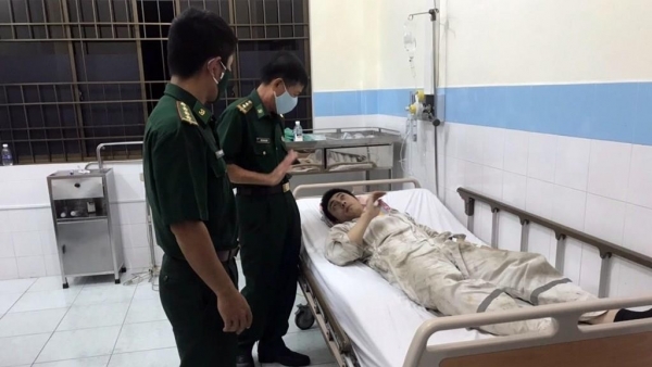Eight Chinese vessel crewmen airlifted to mainland hospital