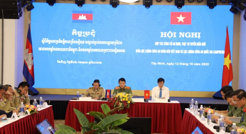 Vietnam-Cambodia boost cooperation to consolidate border security and order