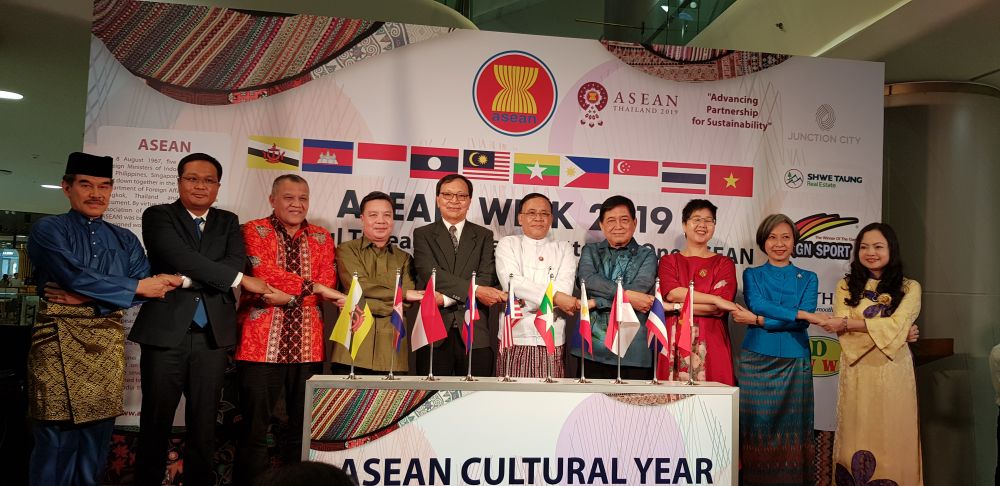 The ASEAN Socio-Cultural Community Blueprint 2025: Opportunities and Challenges to Viet Nam