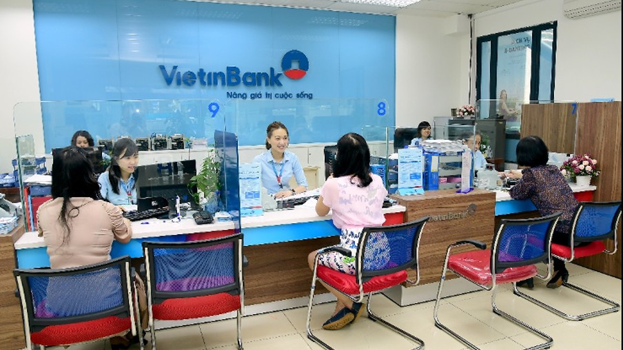 VietinBank accompanies the Central, Central Highlands provinces to overcome the consequences of storms and floods
