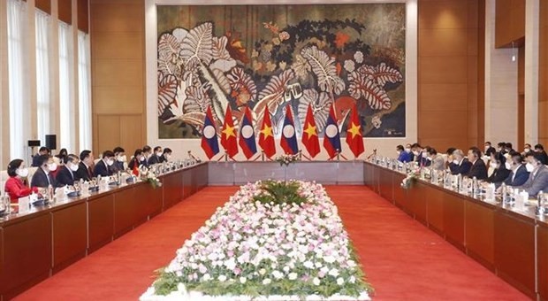 Top Vietnamese, Lao legislators hold talks.