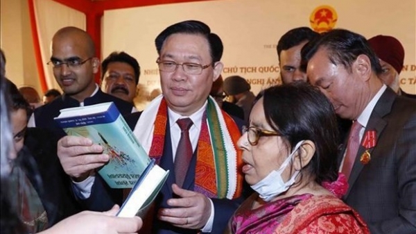 Remarks by NA Chairman Vuong Dinh Hue at the meeting with India-Viet Nam Friendship Associations