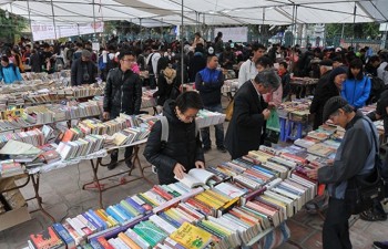 Old book fair opens in Ha Noi