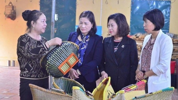 ADB, TPB sign 25 million USD loan to finance women-led SMEs in Viet Nam