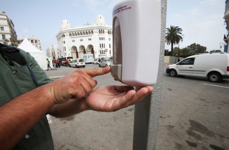 Vietnamese in Algeria urged to strictly follow anti-pandemic regulations in the host country vietnamese in algeria urged to strictly follow anti pandemic regulations in the host country