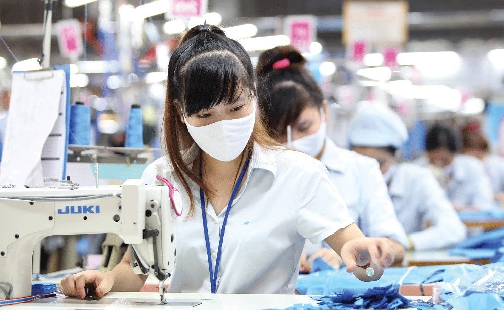 Đơn h&agrave;ng tỷ USD dồn dập, doanh nghiệp dệt may vẫn k&ecirc;u kh&oacute;