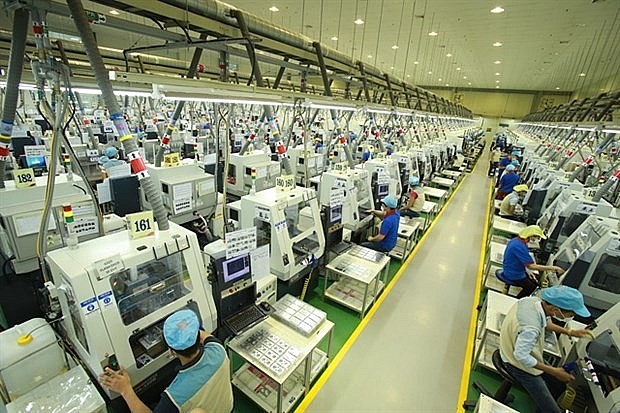 Workers at an electronic parts assembly factory in Thai Nguyen province. (Photo: VNA)