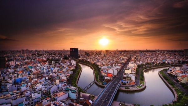 Standard Chartered predicts Viet Nam’s economy to grow 6.7 pct. in 2021