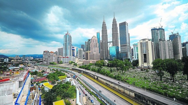 ASEAN discusses 16 priority economic deliverables within three strategic drivers