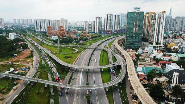 Viet Nam strives for GDP growth of 6.5-7 percent annually during 2021-2025