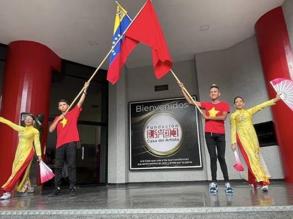 Venezuelan artists' exhibition spotlights Vietnamese culture, people